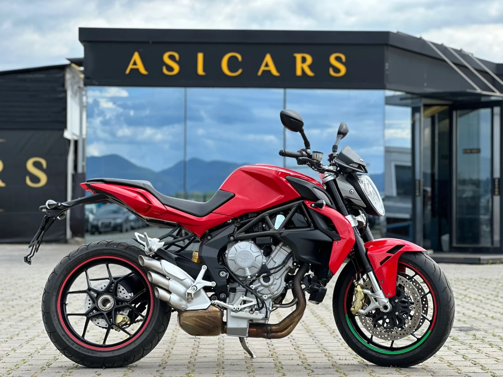 MV Agusta Brutale 2015