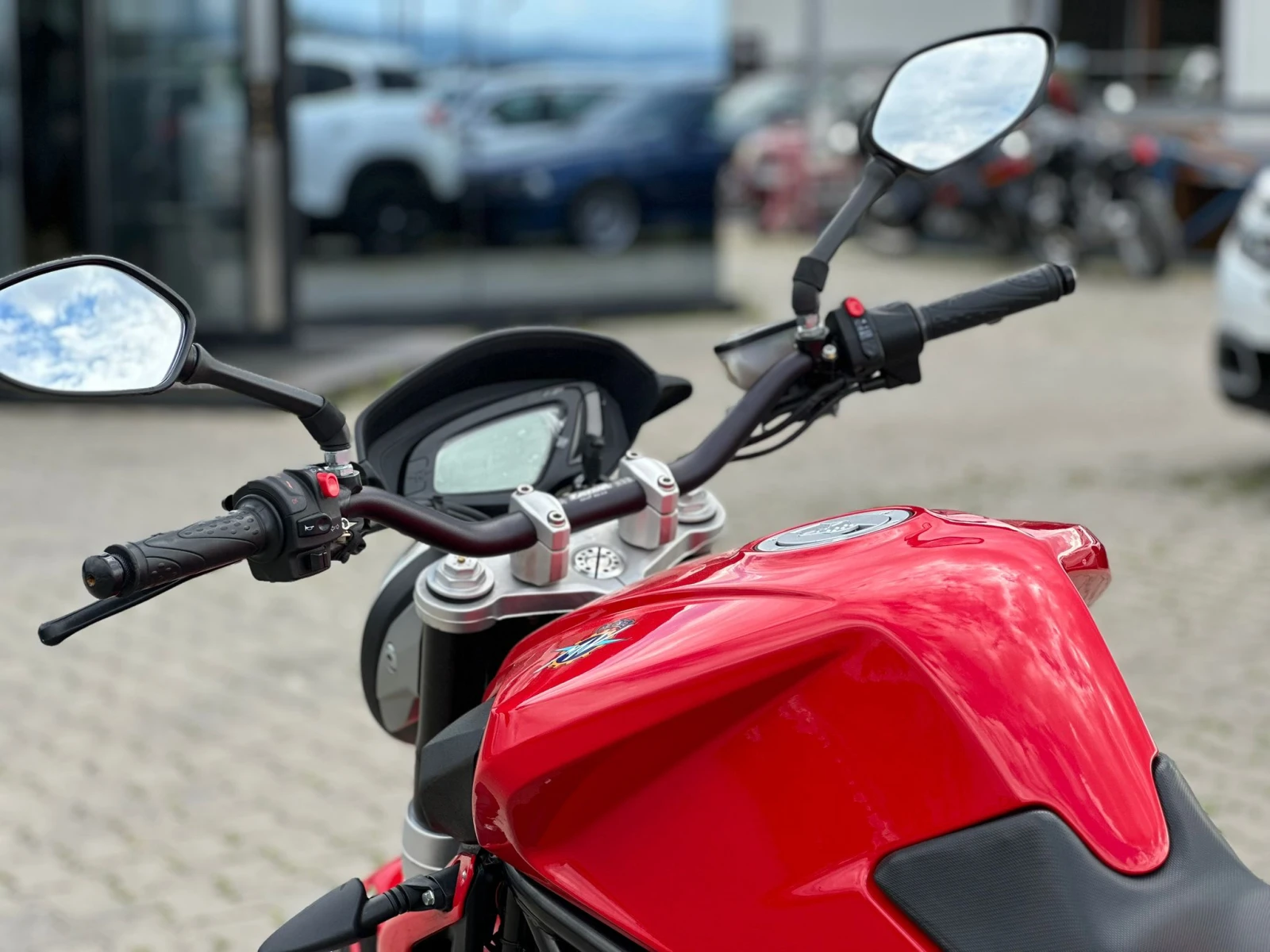MV Agusta Brutale 2015