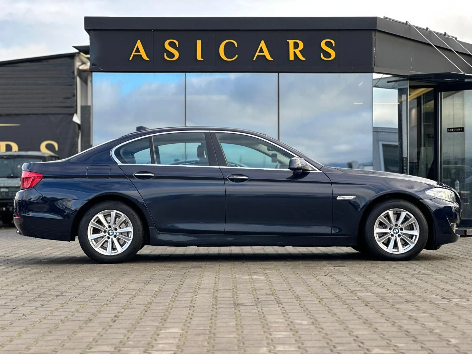 BMW 520 2012